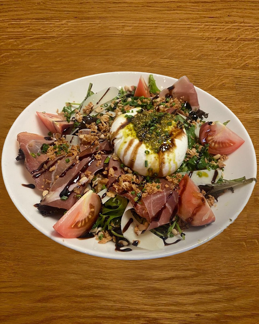Salade burrata et jambon cru