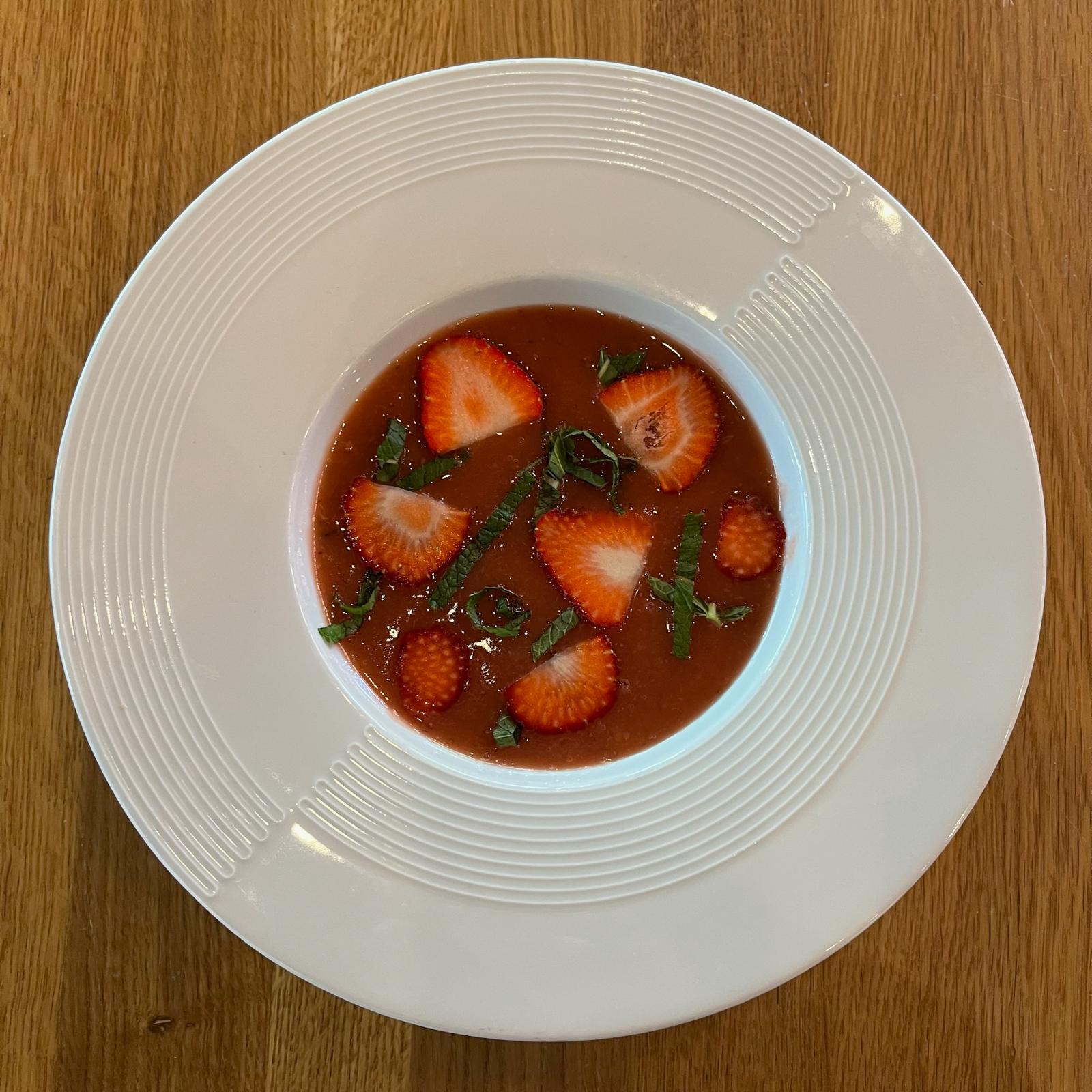 Soupe de fraises à la menthe